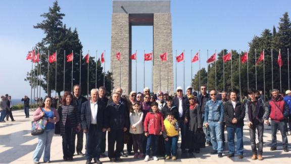 4ler Ziyarette, Şehitler Hep Yürekte Projesi Kapsamında Şehitlik Gezisi Düzenlendi