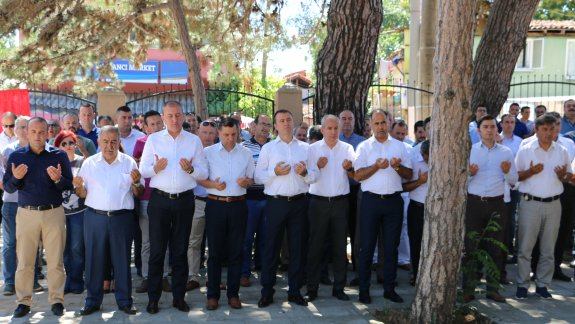 15 Temmuz Şehitleri Anma, Demokrasi ve Milli Birlik Günü Etkinlikleri Kapsamında Biga Şehitliği Ziyaret Edildi