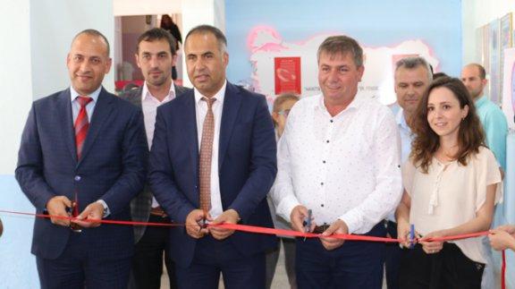 İlçe Milli Eğitim Müdürü Erkan Bilen Yeniçiftlik Ortaokulu Resim Sergisi açılışına katıldı.