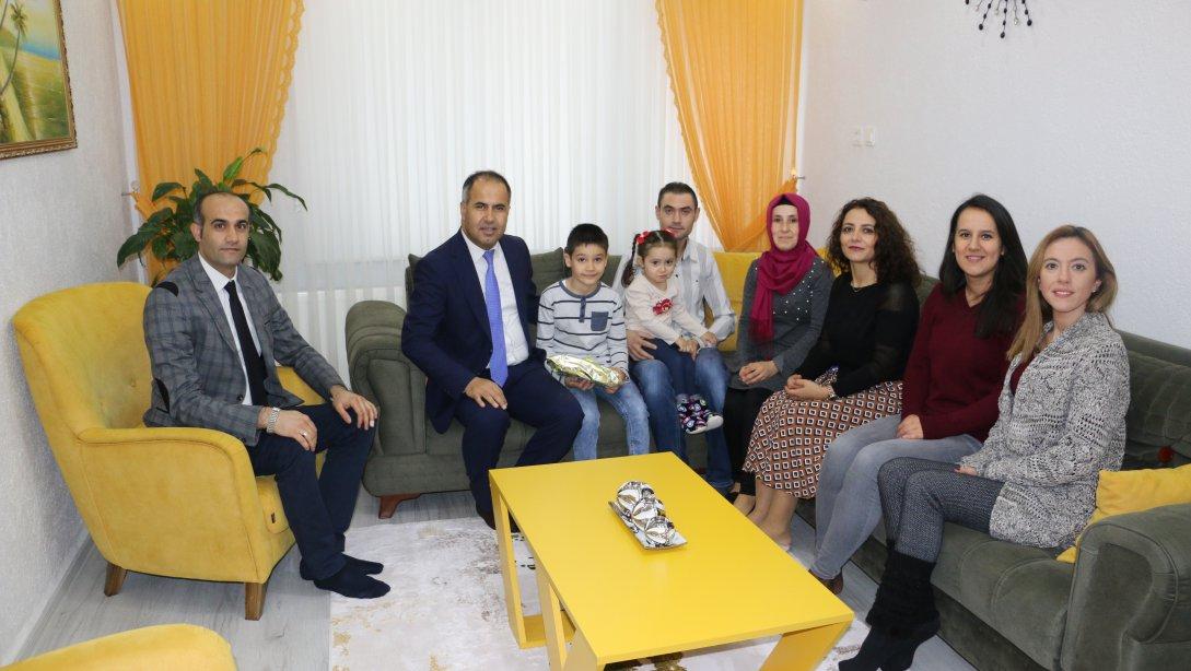 Evim Okulum, Okulum Evim Projesi kapsamında İlçe Milli Eğitim Müdürü Erkan Bilen Doğan Ailesini ziyaret etti.