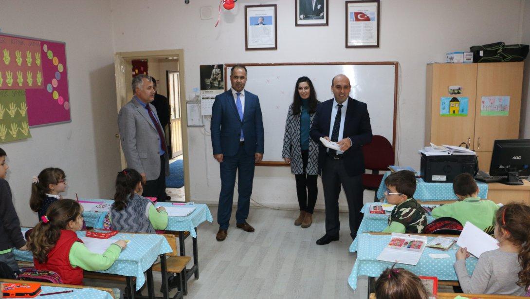 Biga Kaymakamı Mustafa CAN ve İlçe Milli Eğitim Müdürü Erkan BİLEN Örtülüce İlkokulunu Ziyaret Etti