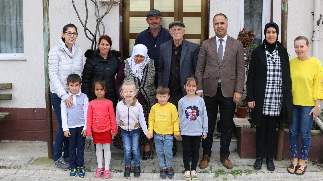 İlçe Milli Eğitim Müdürü Erkan Bilen 18-24 Mart Yaşlılar Haftası nedeniyle yaşlı ziyaretine katıldı