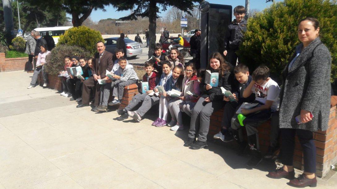 Müdürlüğümüz tarafından Cumhuriyet Ortaokulu, Biga Ortaokulu ve Dumlupınar Ortaokulu öğrencilerinin katılımıyla Kitap Okuma Etkinliği düzenlendi