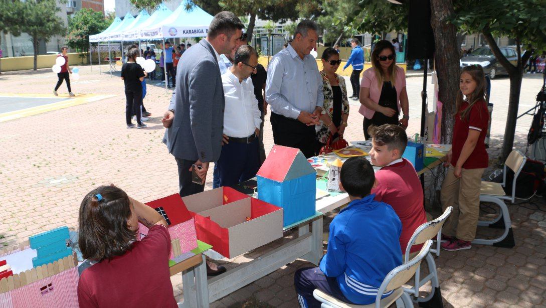Karabiga Mustafa Kemal Ortaokulu STEM Uygulama Atölyesi ekipmanları ve Etwinning sergisi açıldı