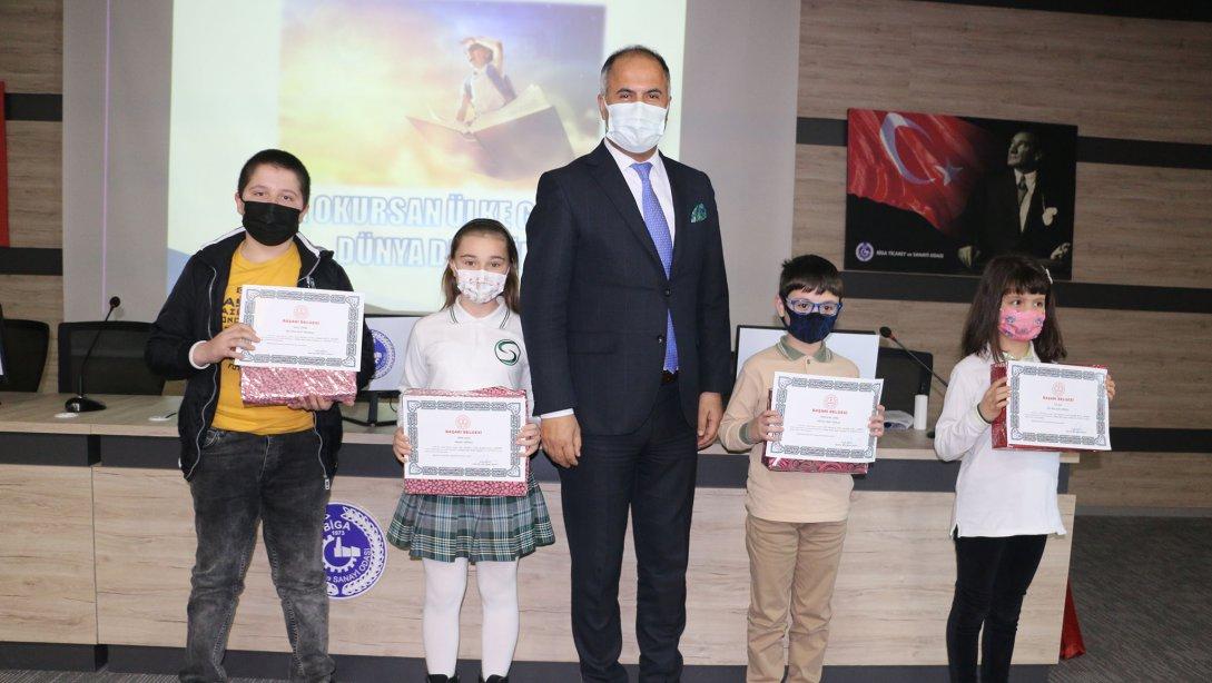  Kitap Okuma Yarışması'nda dereceye giren öğrencilere ödül töreni düzenlendi