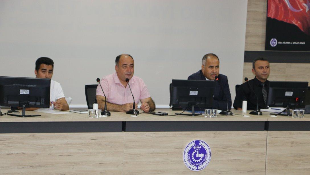 İlçe Milli Eğitim Müdürümüz Erkan BİLEN 2021-2022 eğitim-öğretim yılı hazırlık çalışmaları değerlendirme toplantısı gerçekleştirdi.