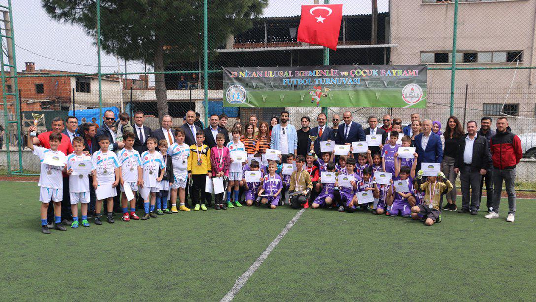 Minikler Halı Saha Futbol Turnuvası Düzenlendi.