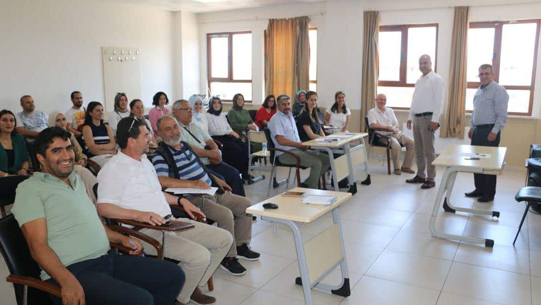 İlçe Milli Eğitim Müdürümüz Erkan BİLEN Biga Anadolu İmam Hatip Lisesinde toplantıda bir araya geldi.