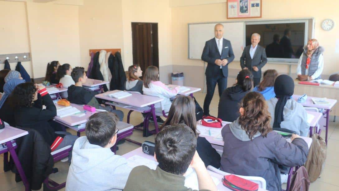 İlçe Milli Eğitim Müdürümüz Erkan BİLEN'den Yeniceköy ilkokulu ve Yeniceköy Ortaokuluna ziyaret