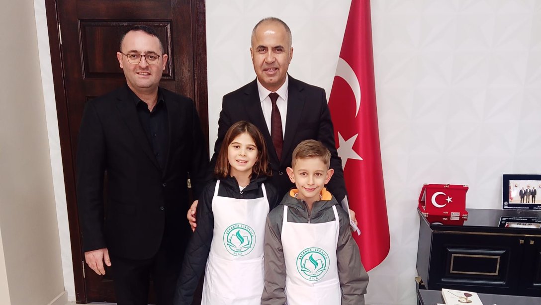 Sakarya İlkokulundan İlçe Milli Eğitim Müdürümüz Erkan Bilen'e Ziyaret