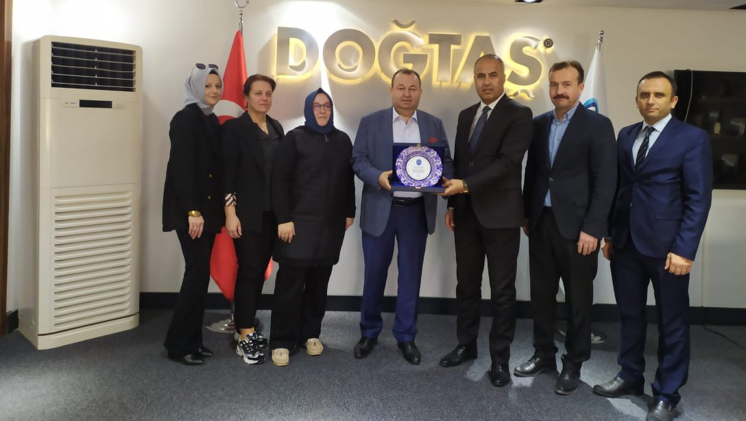 Mehmet Akif Ersoy Anadolu Lisesi Okul Aile Birliğinden Biga Ticaret ve Sanayi Odası Başkanı Şadan Doğan'a teşekkür ziyareti