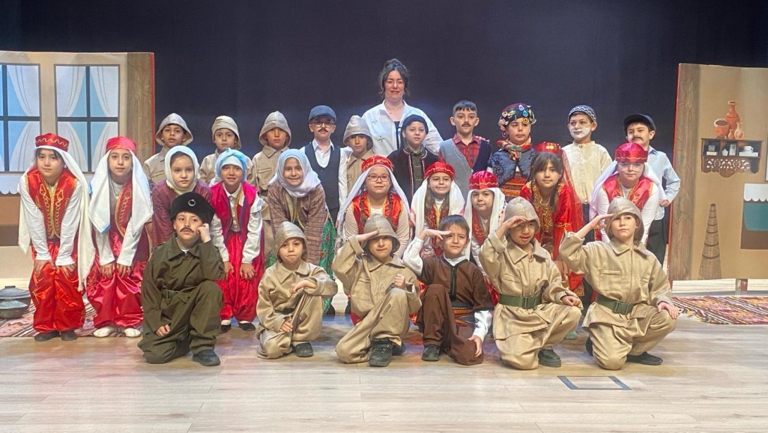 Sakarya İlkokulu Tiyatro Kulübü öğrencilerinin hazırladığı 