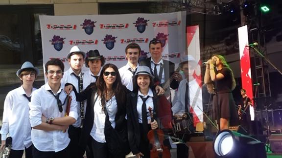 Atatürk Anadolu Lisesi ve Biga Anadolu Lisesi Vodefone Liselerarası Müzik Yarışmasına katıldı.
