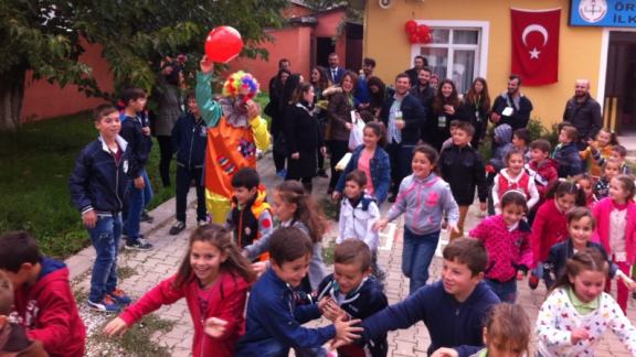 İstanbul Yeditepe Faktoring ve Umut Işığı Öğrenci Topluluğundan eğitime destek