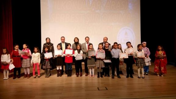 İlkokullar arası Serbest Şiir Okuma Yarışması Atatürk Kültür Merkezinde yapıldı