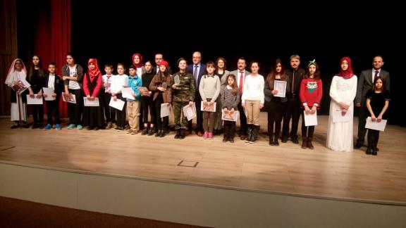 Ortaokullar arası Serbest Şiir Okuma Yarışması yapıldı.