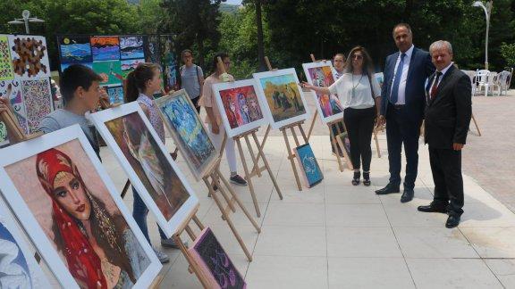 Yeniceköy İlkokulu Ortaokulu Resim Sergisi ve Kermes Açılışı Yapıldı