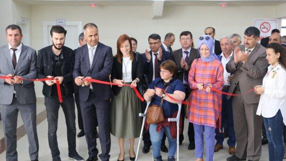Çavuşköy Özel Eğitim İş Uygulama Merkezinde TÜBİTAK 4006 Bilim Fuarı açıldı.