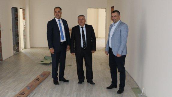 İlçe Milli Eğitim Müdürü Erkan Bilen Biga Ticaret Borsası Anaokulu inşaatında incelemelerde bulundu.