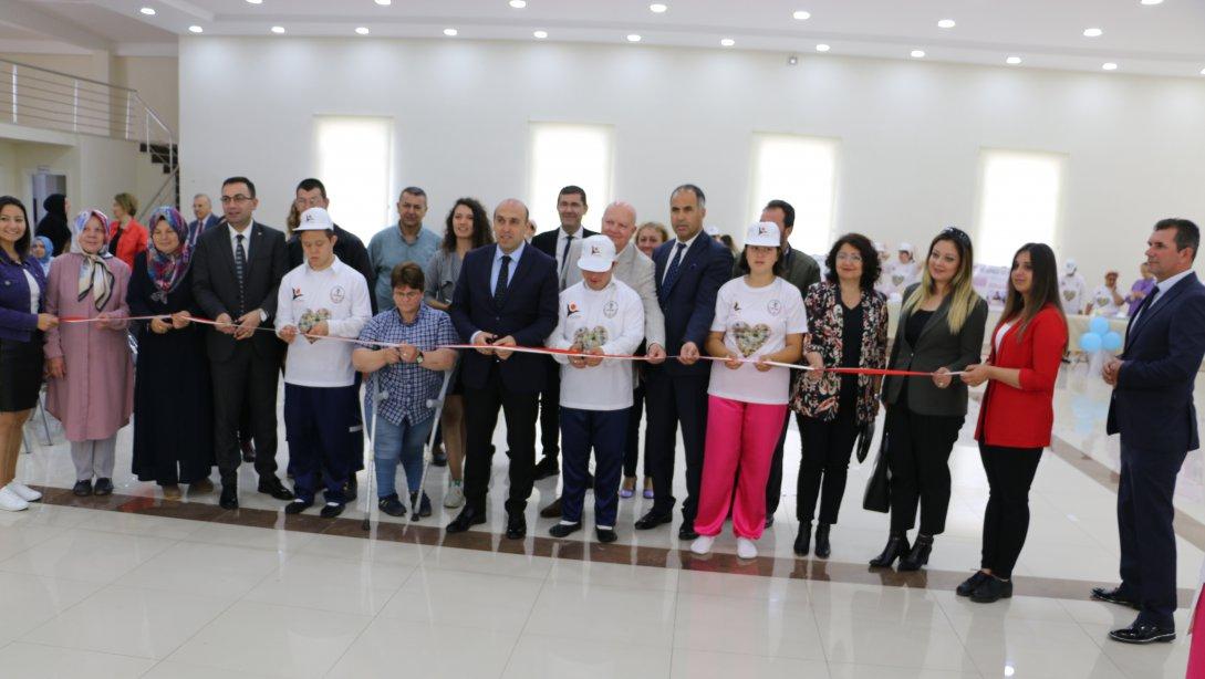 Çavuşköy Özel Eğitim Uygulama Okulu III. Kademe 4006 Bilim Fuarı açılışı yapıldı. 
