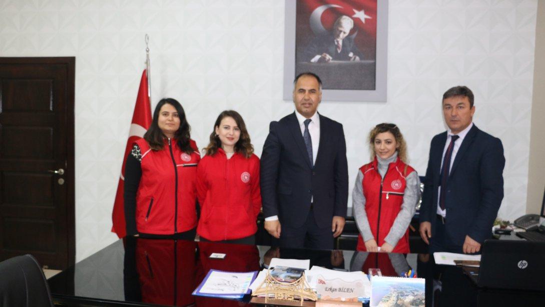 İlçe Gençlik ve Spor Müdürü Celal Avcı, Biga Gençlik Merkezi Gençlik Liderleri ile birlikte İlçe Milli Eğitim Müdürümüz Erkan BİLEN'i makamında ziyaret ettiler.