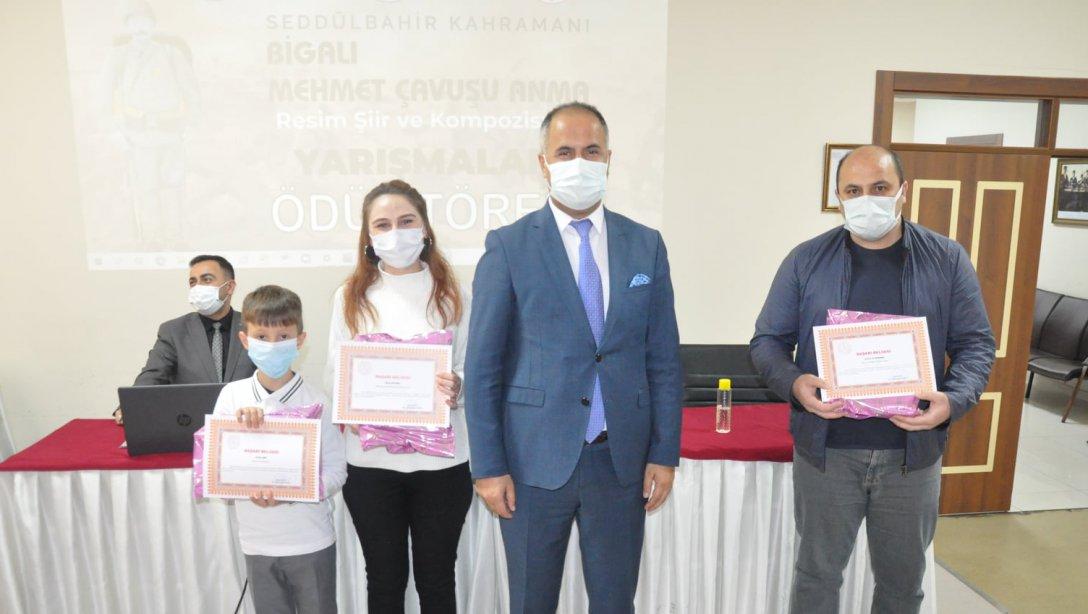 Bigalı Mehmet Çavuşu Anma Etkinlikleri kapsamında düzenlenen Resim, Şiir ve Kompozisyon Yarışmalarında dereceye giren öğrencilere ödül töreni düzenlendi