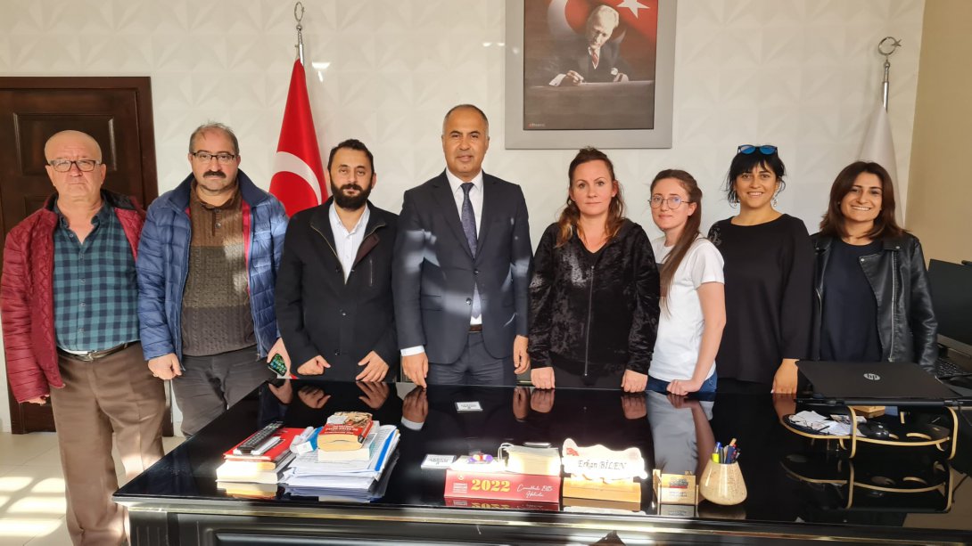 Basın Mensupları İlçe Millî Eğitim Müdürümüz Erkan Bilen'i ziyaret etti.