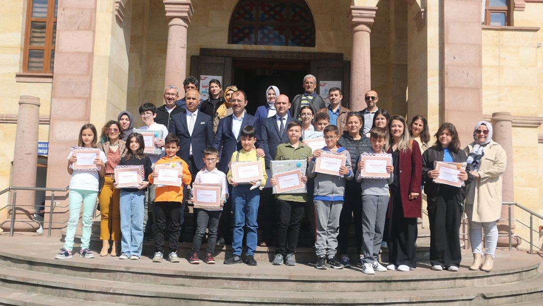 Türk Zekâ Vakfı Şampiyonası ve Kanguru Matematik Sınavında dereceye giren öğrenciler ödüllendirildi