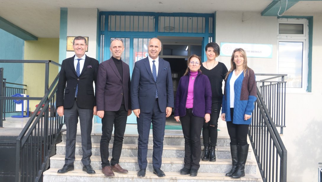 İlçe Milli Eğitim Müdürümüz Erkan Bilen'den Biga Halk Eğitim Merkezi ve Safiye Hüseyin Elbi Mesleki ve Teknik Anadolu Lisesine ziyaret