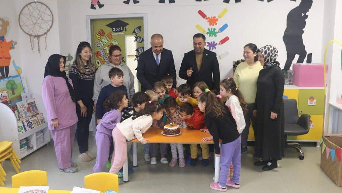 Belediye Başkanı Bülent Erdoğan ve Milli Eğitim müdürümüz Erkan Bilen'den Ecz. Zübeyde Aydın Çocuk Gündüz Bakım Evine ziyaret