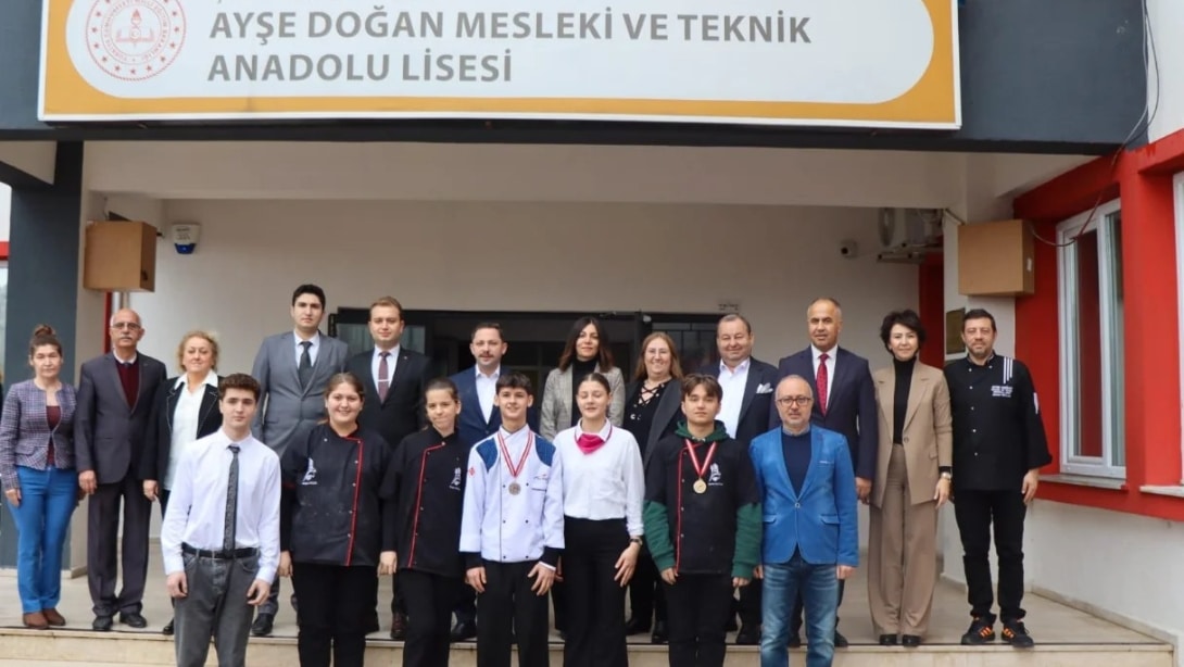 21. Uluslararası Mutfak Günleri Festivalinde madalya alan Ayşe Doğan Mesleki ve Teknik Anadolu Lisesine Ziyaret